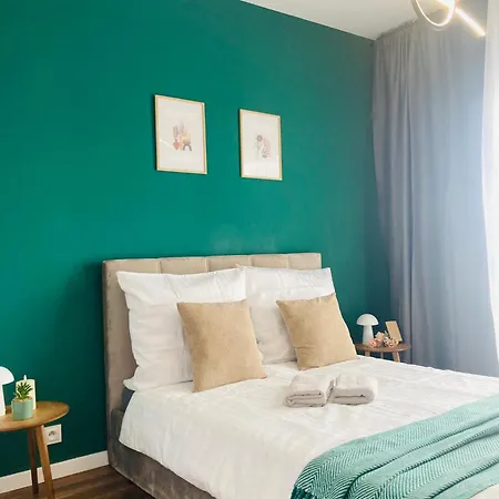 Apartment Square Space *